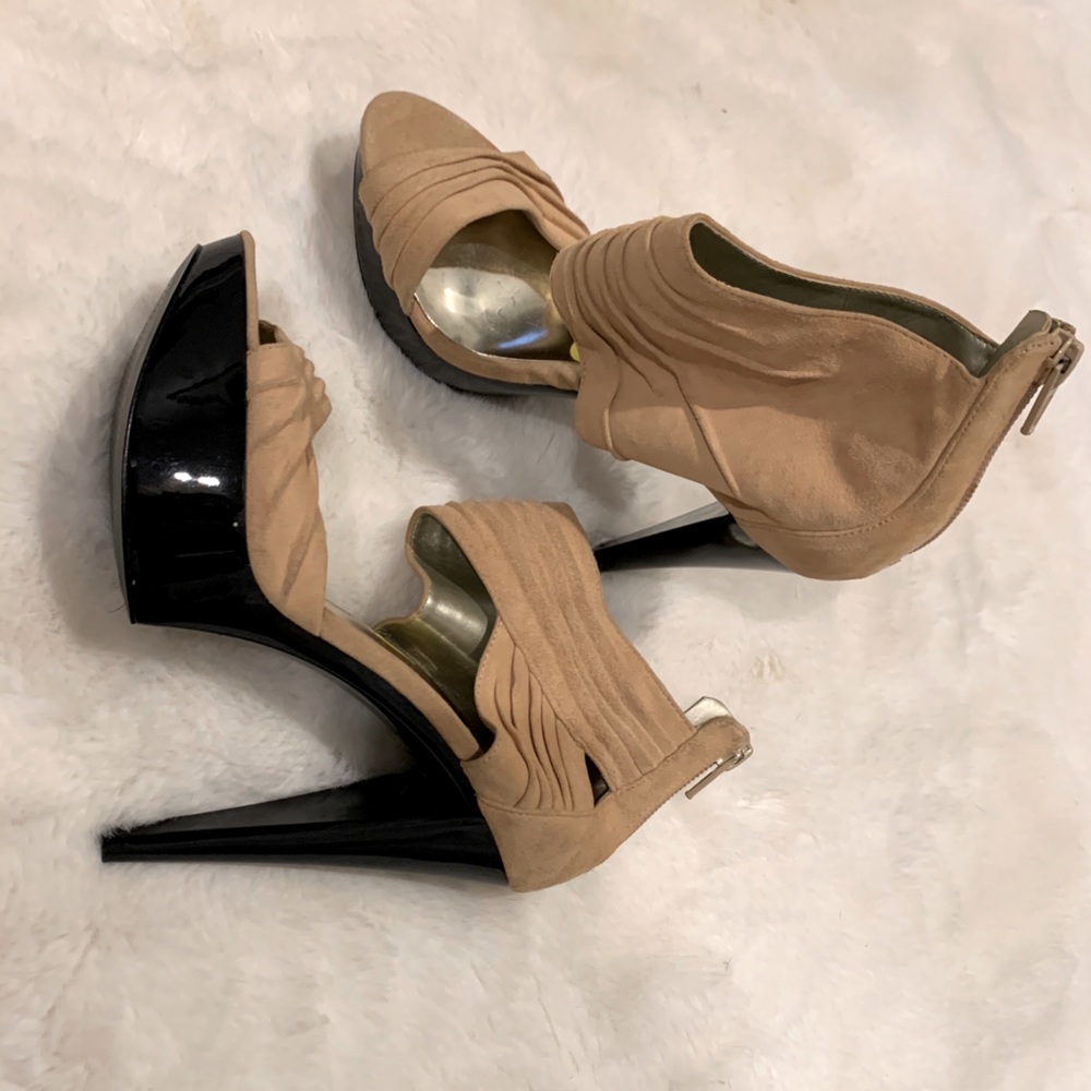 nude women’s spike heels with ankle detail